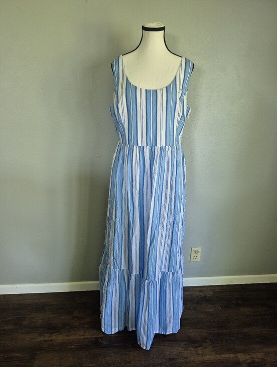 Vineyard Vines Dresses & Skirts - Vineyard Vines Blue Stripe Maxi Dress Size 14